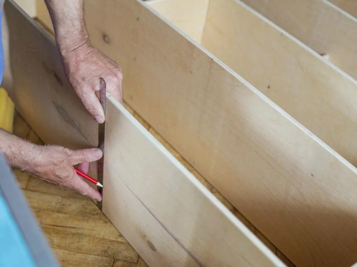 Jak zrobić tani regał - proste i tanie sposoby na DIY meble