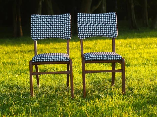 Jak zmienić obicie krzesła: proste kroki, by uniknąć błędów